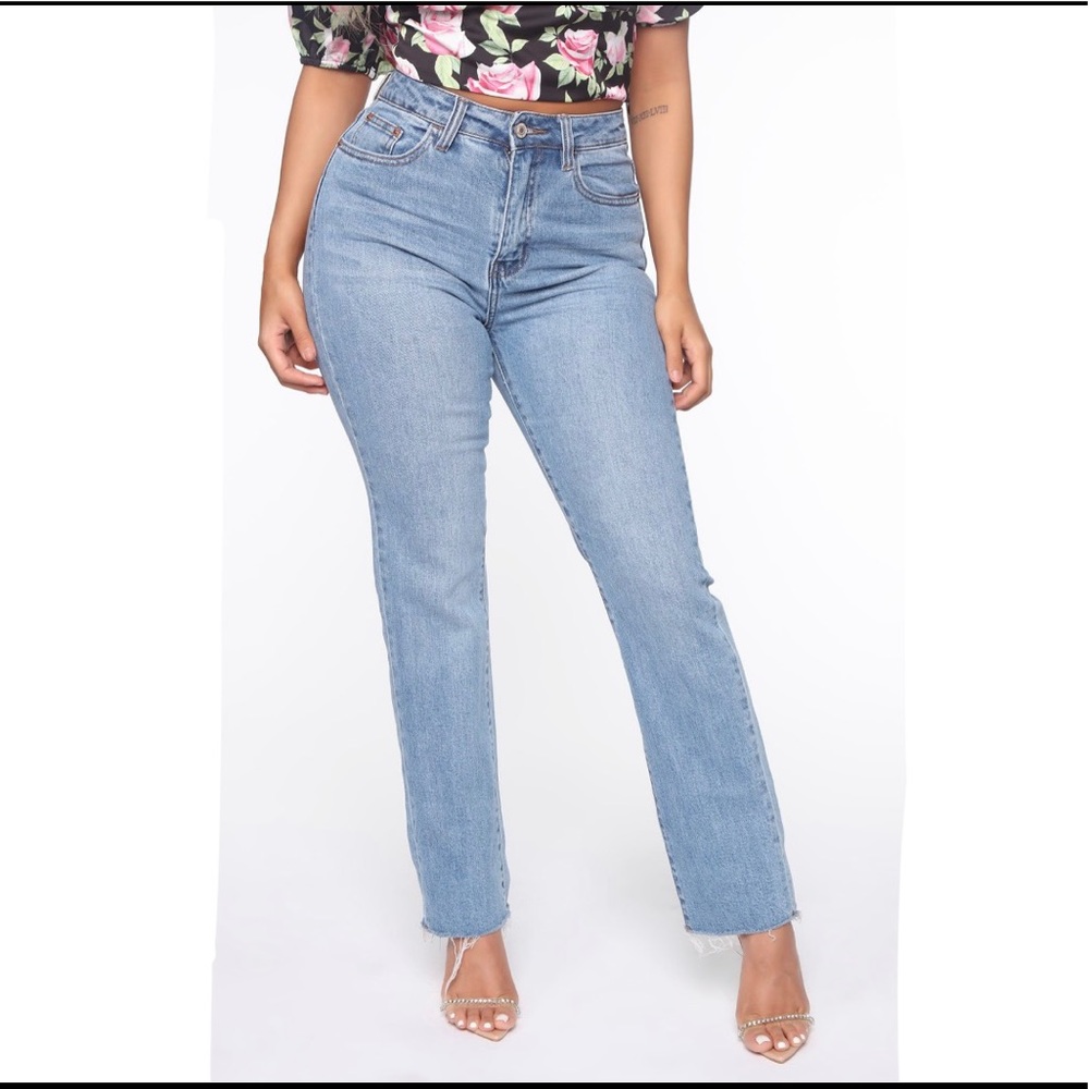 NWT Fashion Nova Straight Leg Jeans,l in Medium Wash Blue, Size 13 for Waist 32